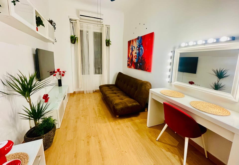 APARTAMENTO MUY CENTRICO - entre PALACIO REAL Y PLAZA MAYOR Apartment in Centro