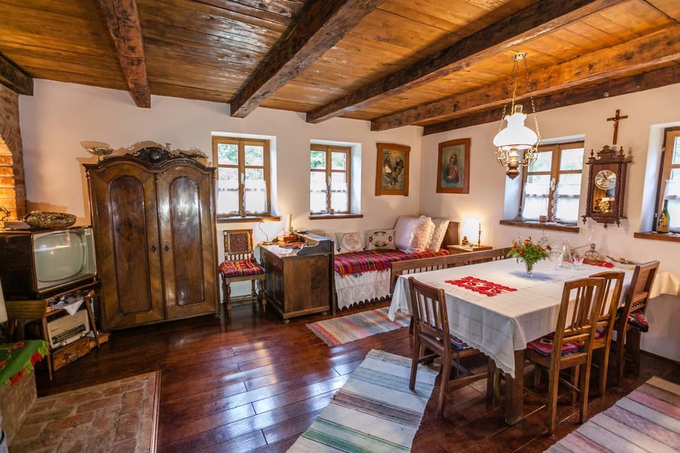 Living room, Decorative detail