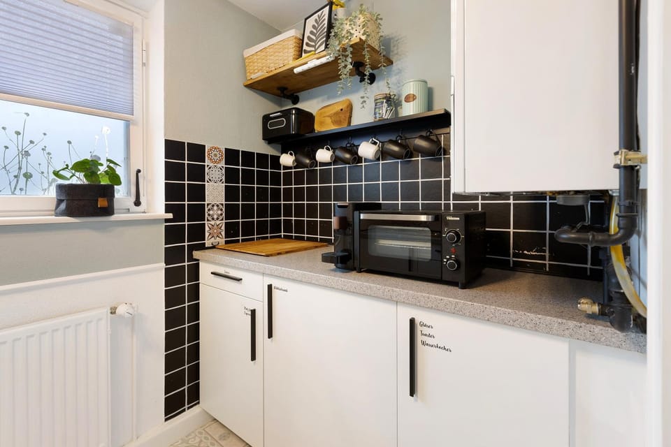 Kitchen or kitchenette, Living room