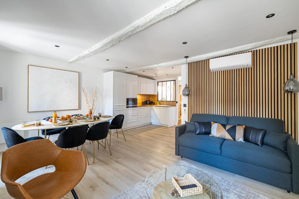 Living room, Dining area