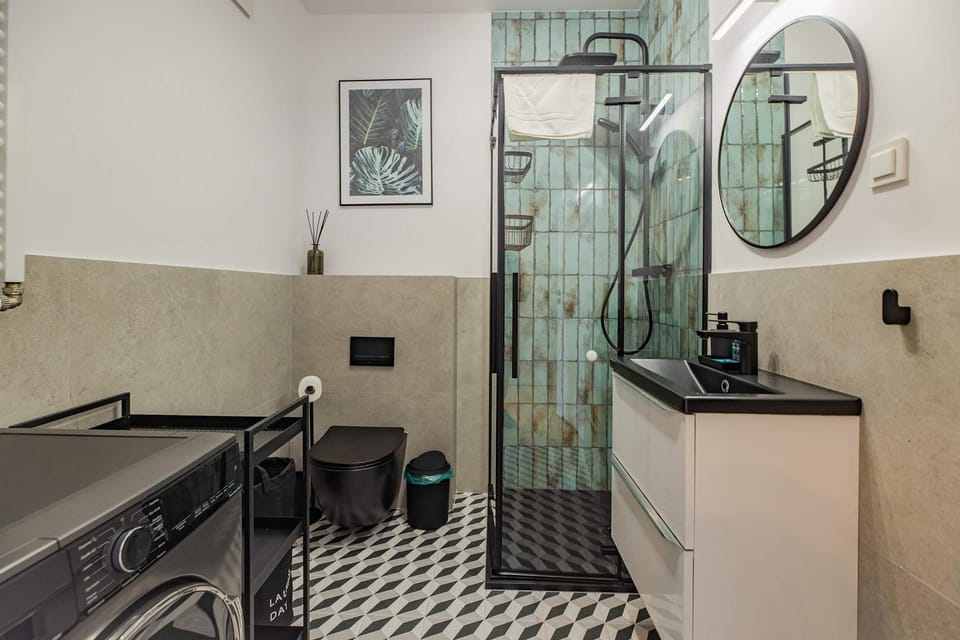 Shower, Toilet, Bathroom, washing machine