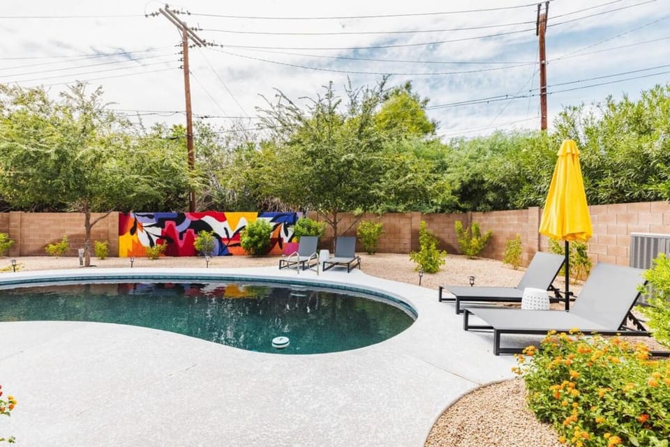 Heated Pool Outdoor Kitchen Patio Modern Design House in Scottsdale