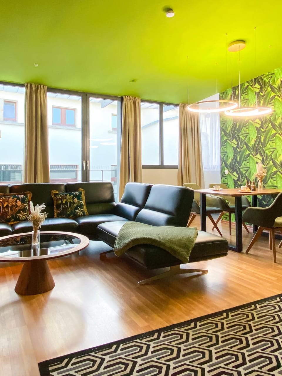 Living room, Seating area, Dining area