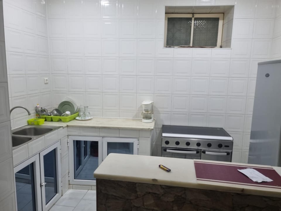 Kitchen or kitchenette, pet friendly, stove