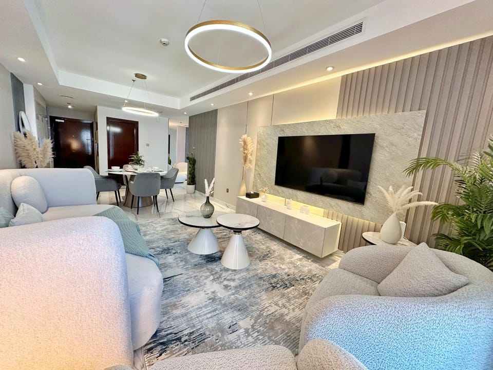 Your Scenic Dream Vacation Apartment in Dubai