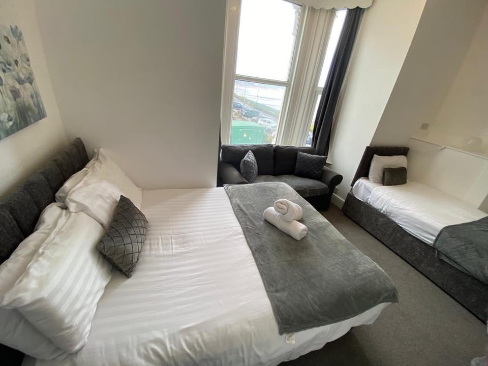 Farina No4, Sea view apartment sleeping 4 guests Apartment in Bridlington