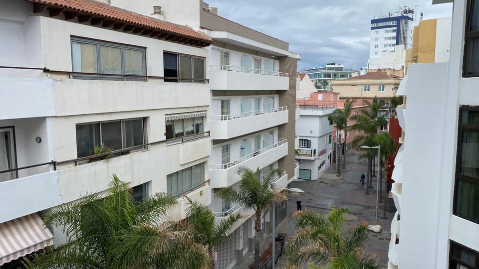 Neighbourhood, City view, Street view, Location