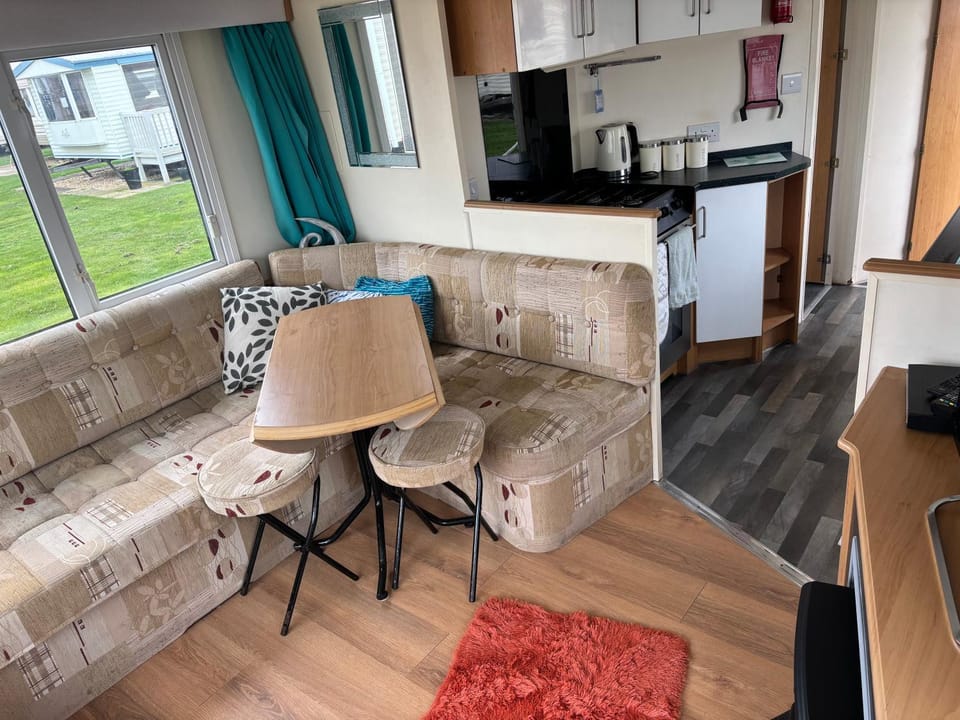 Pet Friendly Breaks at Golden Palm, Skegness Campground/ 
RV Resort in Chapel Saint Leonards