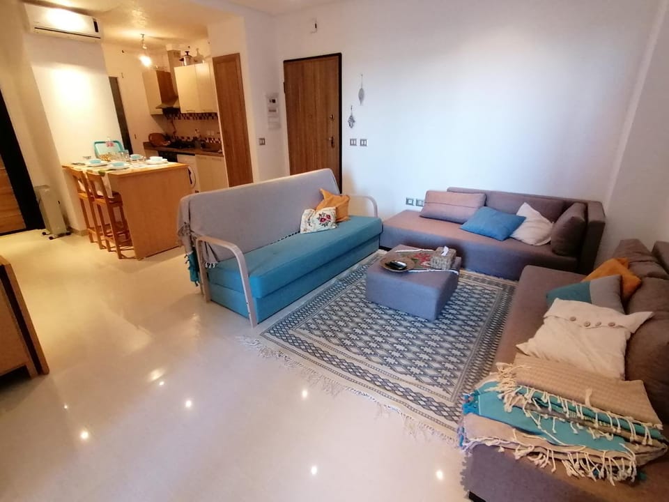 Kitchen or kitchenette, Living room
