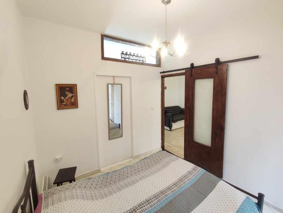 Bed, Photo of the whole room, Bedroom, air conditioner