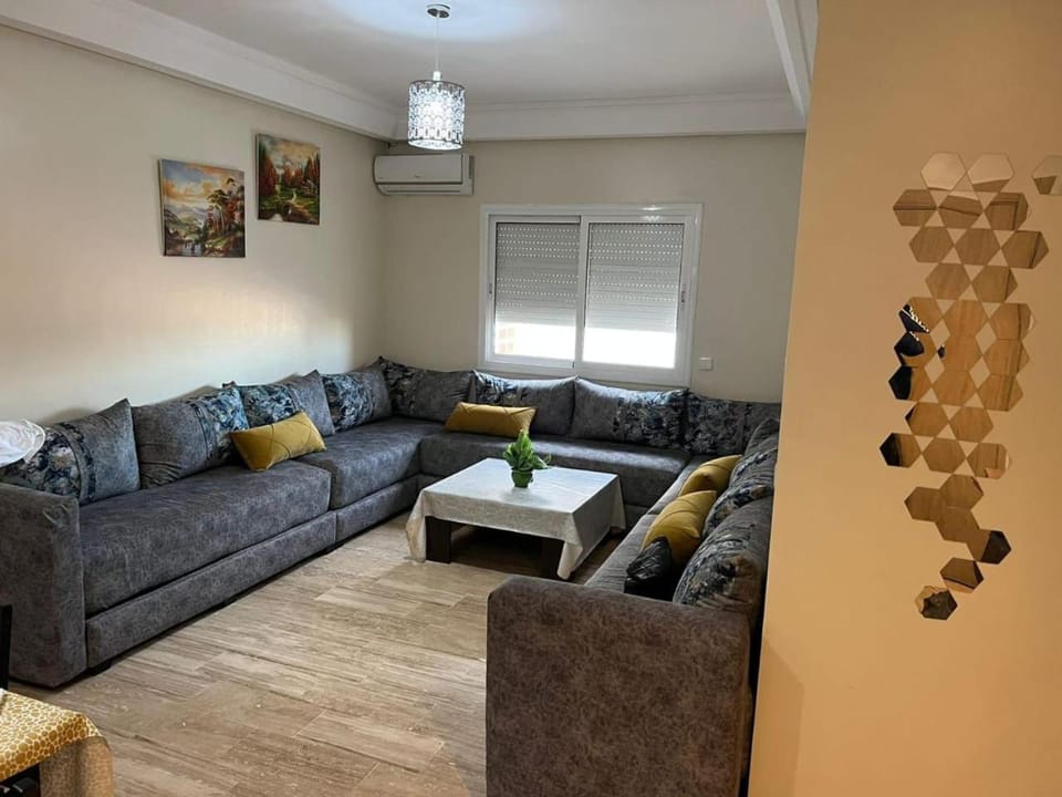 Living room, Seating area, air conditioner