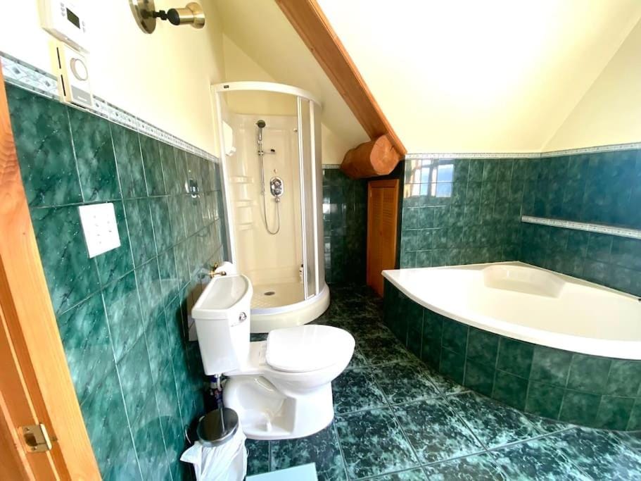 Privacy @ Bras d’Or Lake Eagle House Chalet Villa in Nova Scotia
