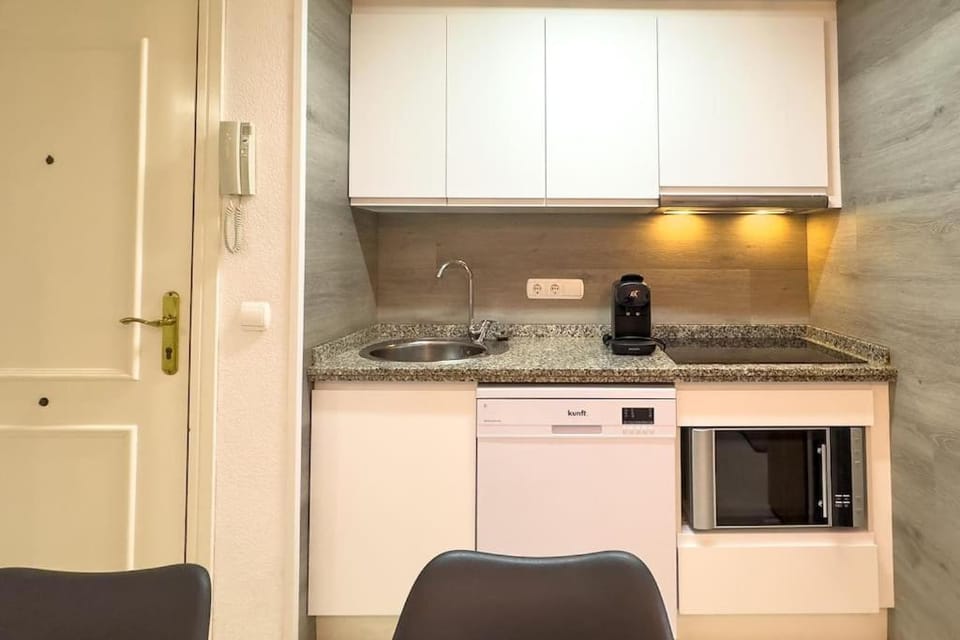 dishwasher, minibar, pet friendly, stove