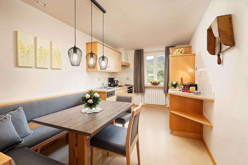Property building, Kitchen or kitchenette, Living room