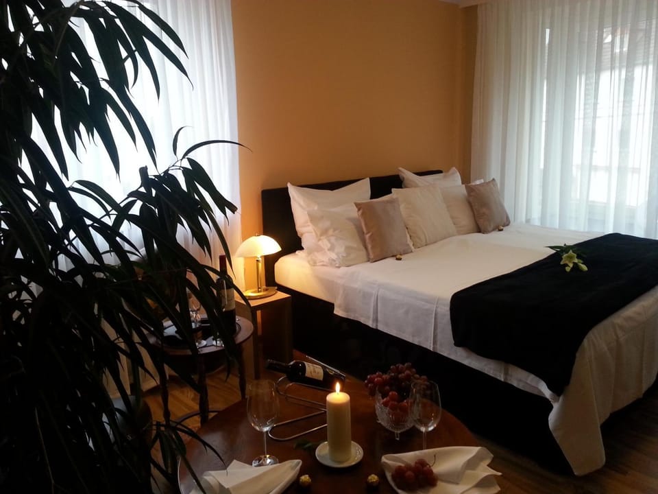Bed, Day