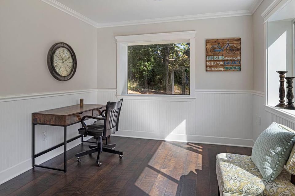 Secluded 4BR Nestled in Woods-Hot Tub/Dog Friendly House in Friday Harbor