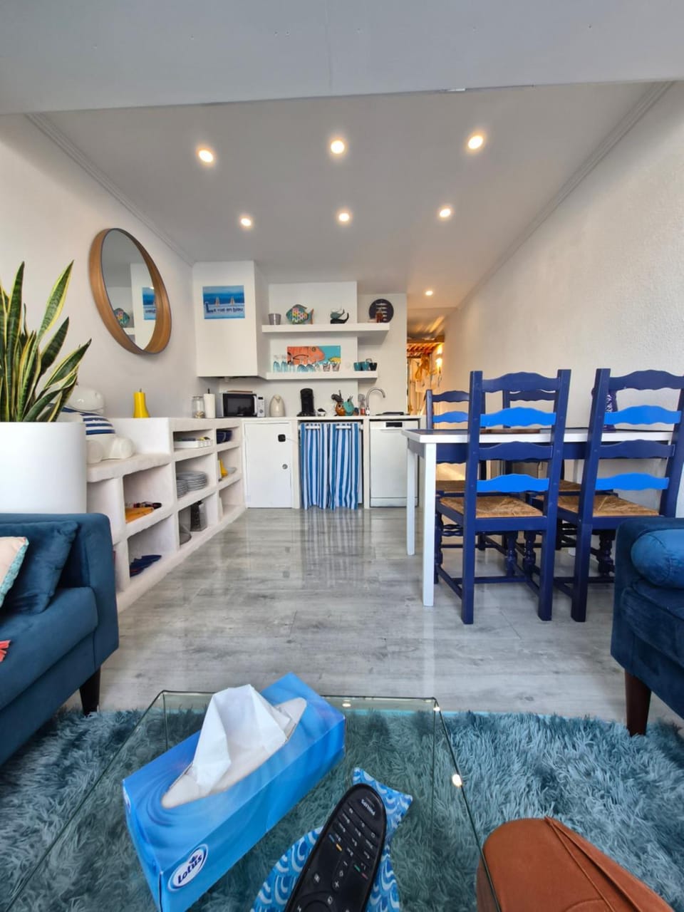 Living room, Seating area
