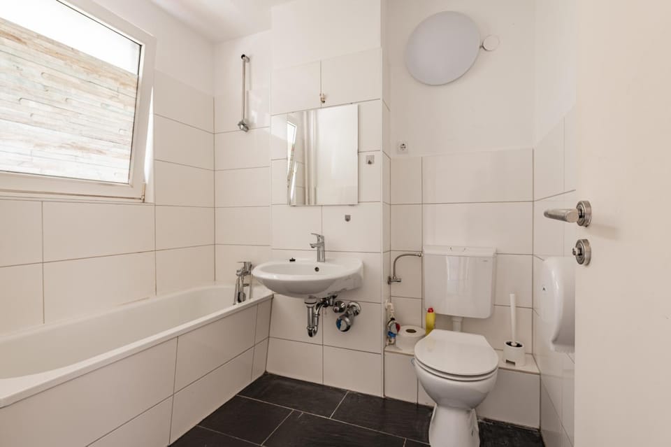 Toilet, Bath