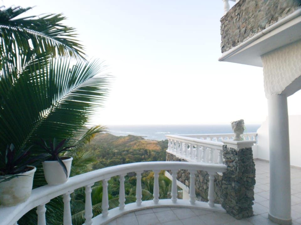 Nearby landmark, Day, Natural landscape, View (from property/room), Balcony/Terrace