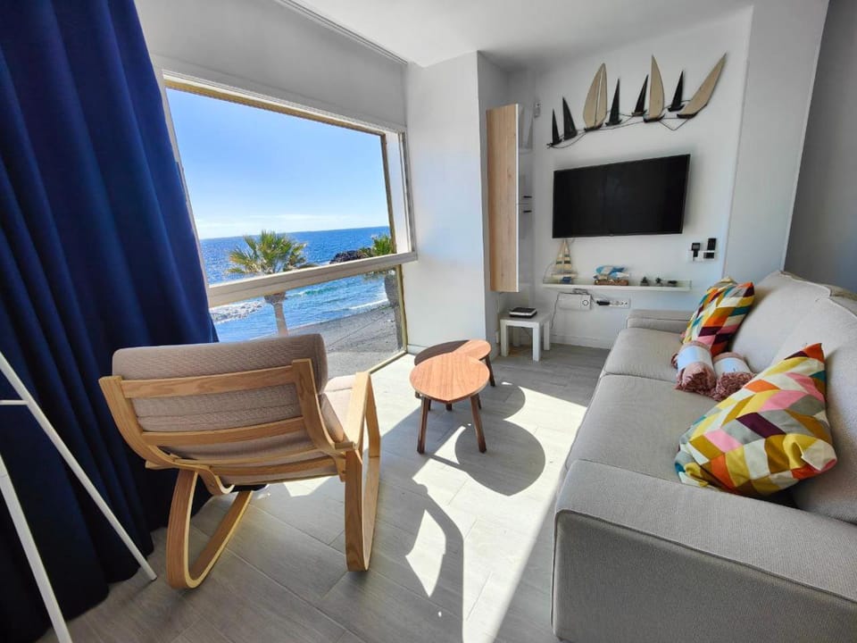 TV and multimedia, Living room, Sea view