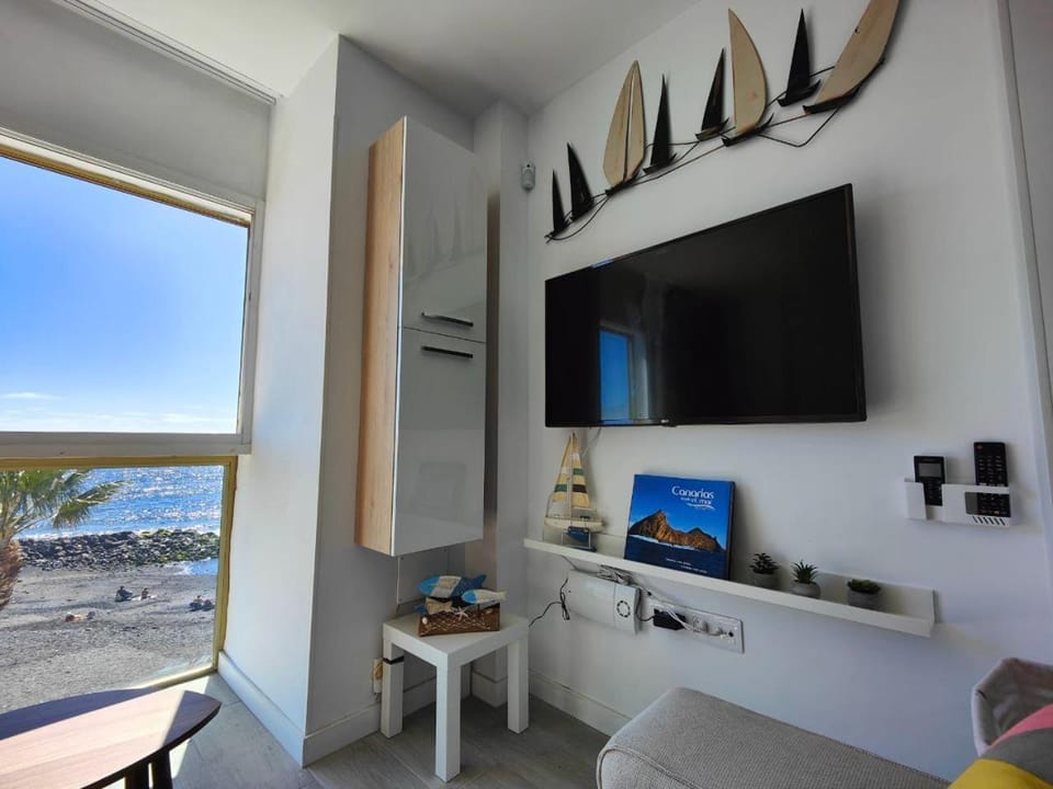 TV and multimedia, Living room, Sea view