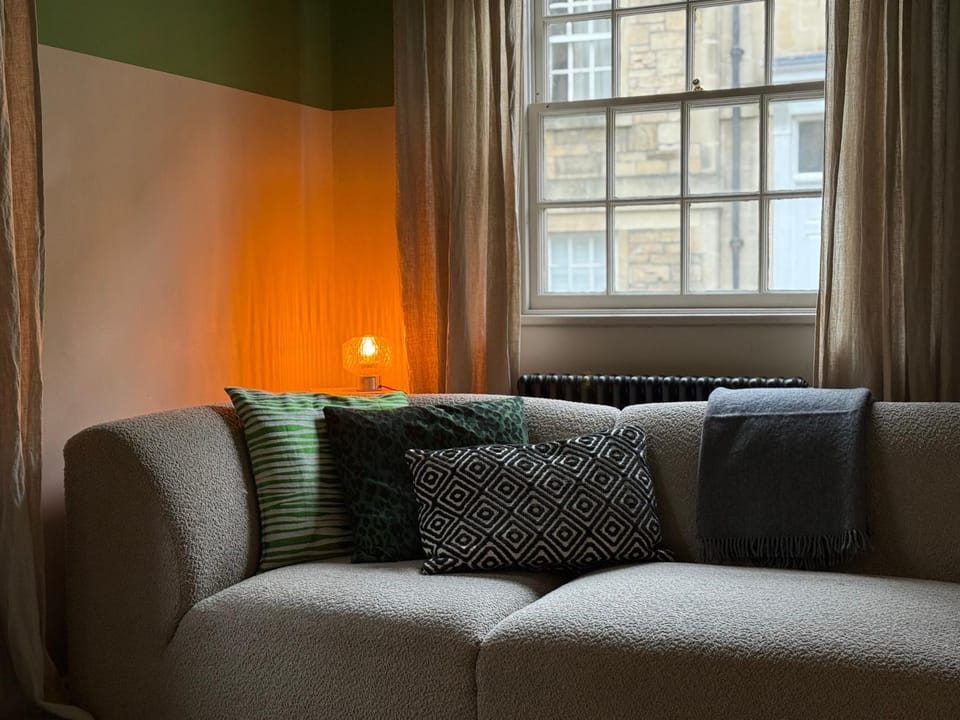 Daylily Cottage - Two Bedroom Georgian Cottage in Central Bath House in Bath