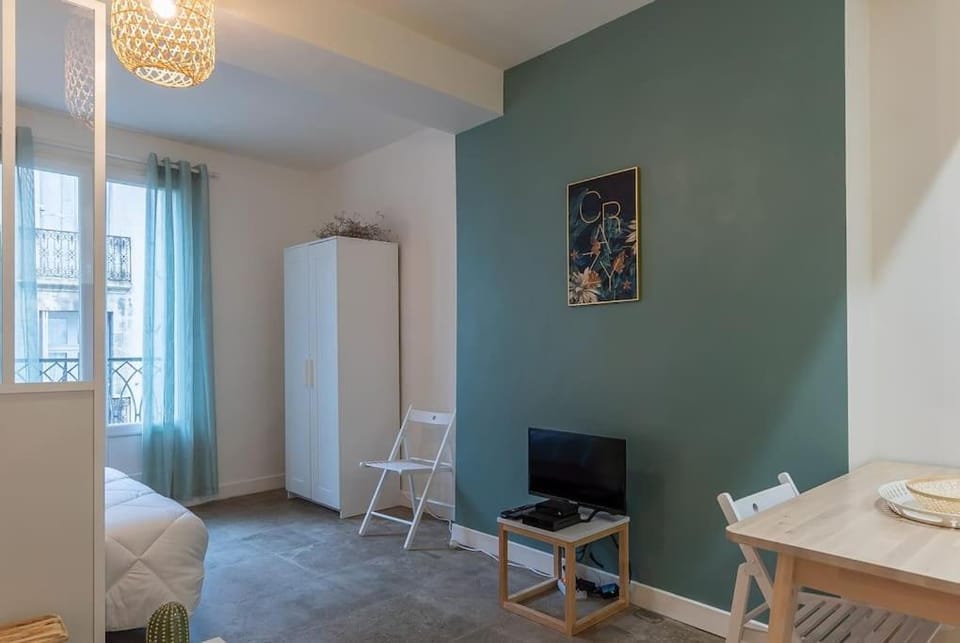 TV and multimedia, Dining area