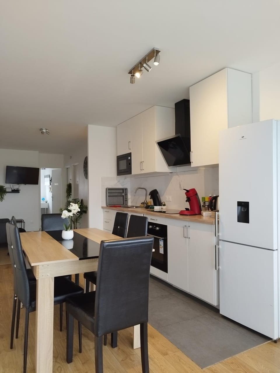 Parisian Cosy flat with Balcony Apartment in Île-de-France