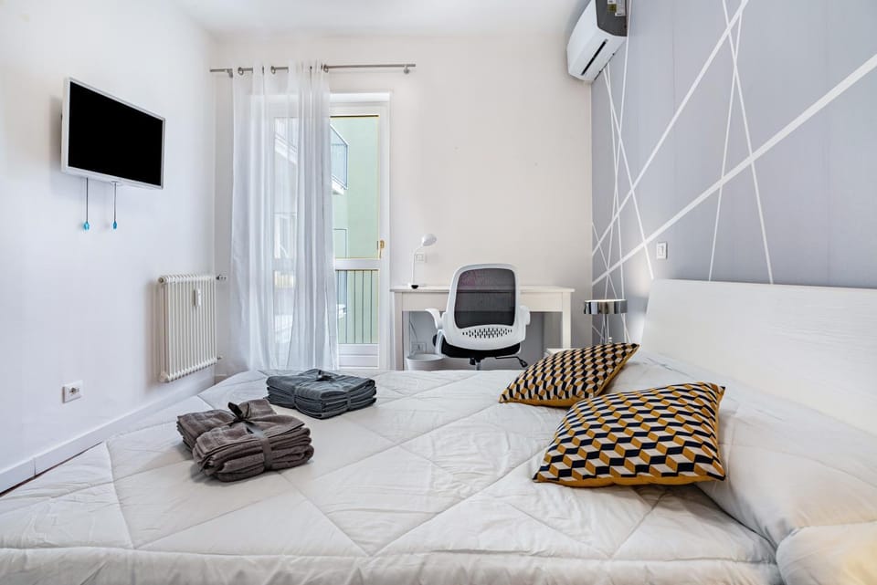 Living room, Bedroom