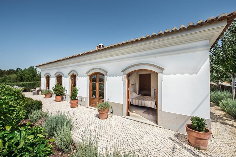 Property building, Day, Garden, Garden view