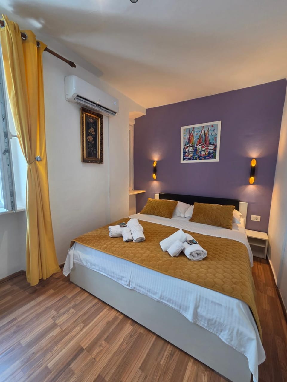 Bed, Photo of the whole room, Bedroom, towels, air conditioner