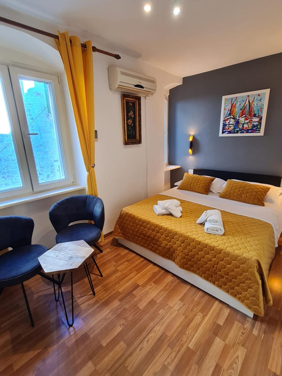 Bed, Bedroom, towels, air conditioner