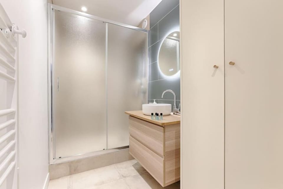 MyKeypers - Chic & Elegant Flat 2BR/6P- République Apartment in Paris