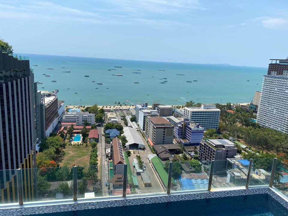 The base in pattaya condo Apartment hotel in Pattaya City