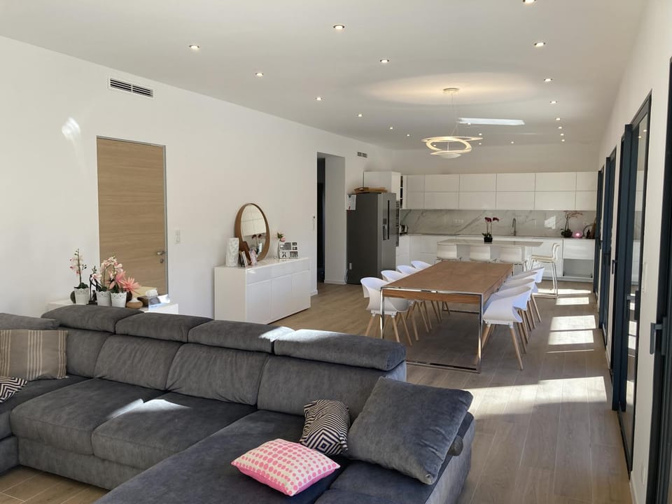 Property building, Living room