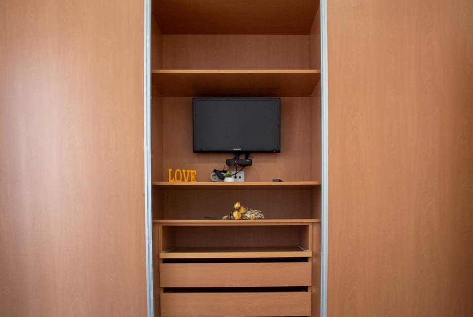 TV and multimedia, wardrobe