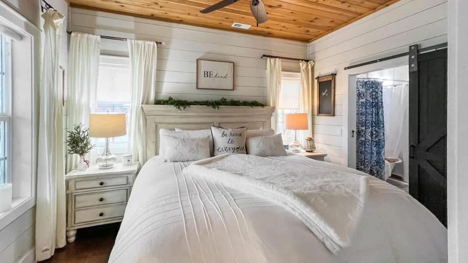 Picket Fences - Great Downtown Location House in Coeur dAlene