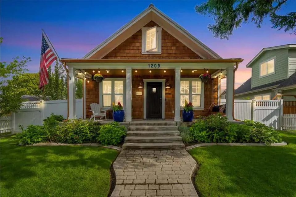 Picket Fences - Great Downtown Location House in Coeur dAlene