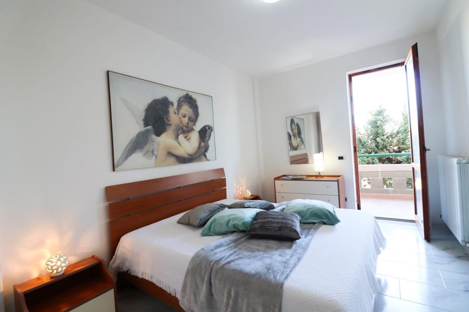 Living room, Bedroom