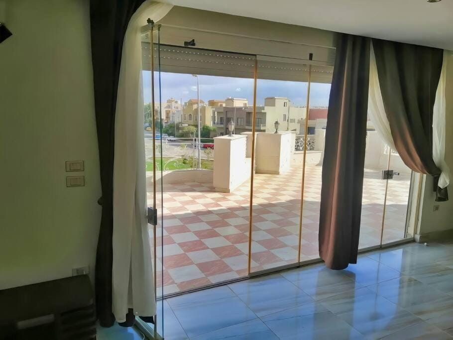 Luxurious Roof Top Apartment, Hanna's Home Apartment in New Cairo City
