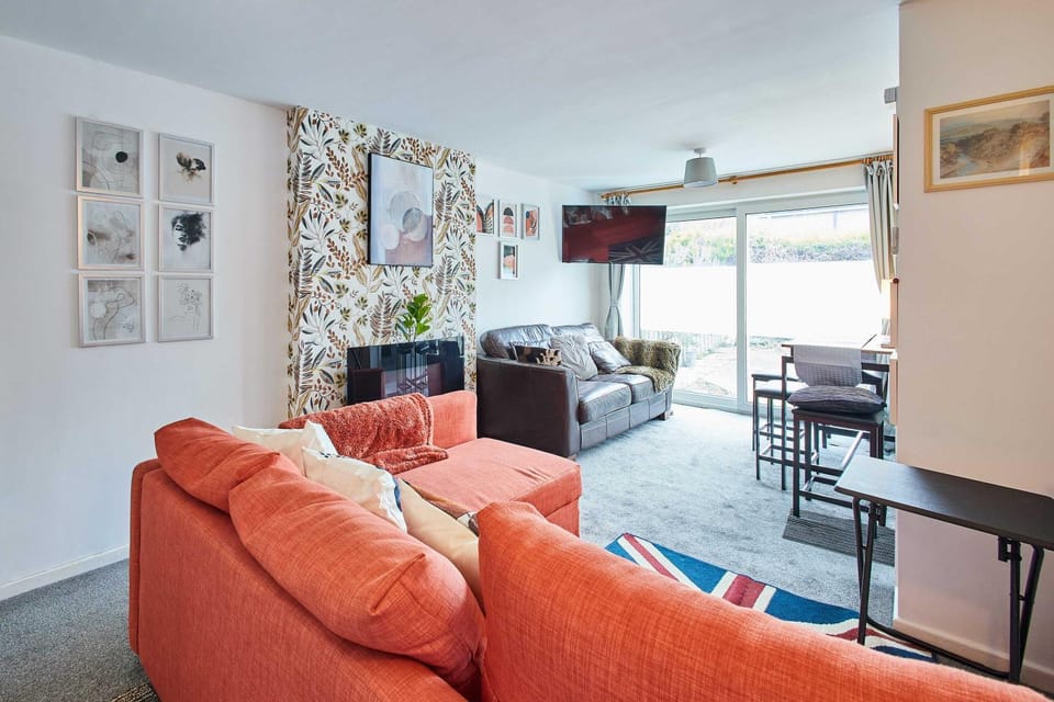 TV and multimedia, Living room, Seating area