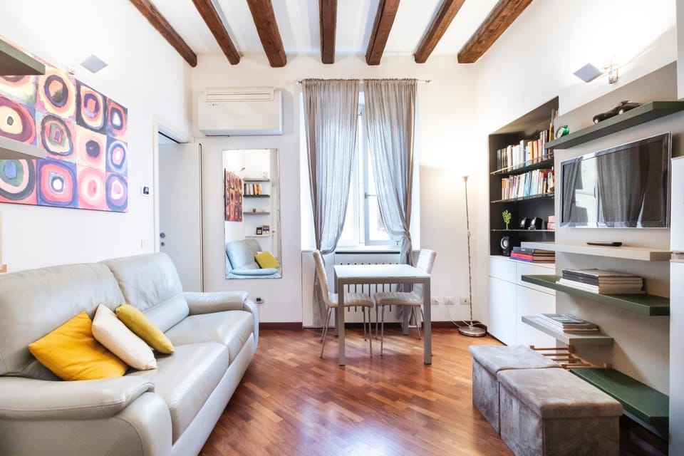 Living room, Seating area, air conditioner