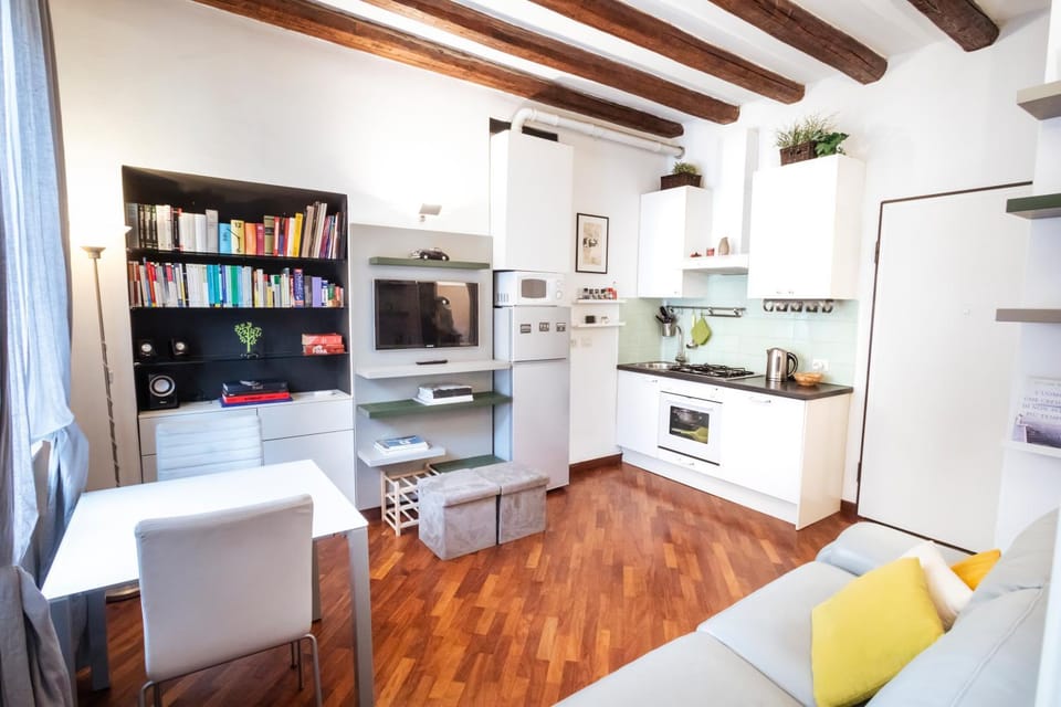 TV and multimedia, Living room, Seating area, dishwasher, microwave, oven