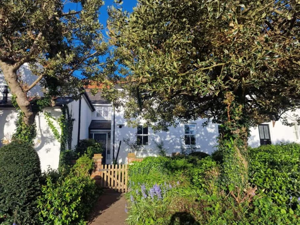 Spacious City centre 2 bed home Parking Sleeps 4 House in Chester