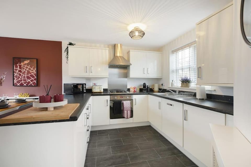 Stylish Teesside Home Ideal for Work or Leisure House in England