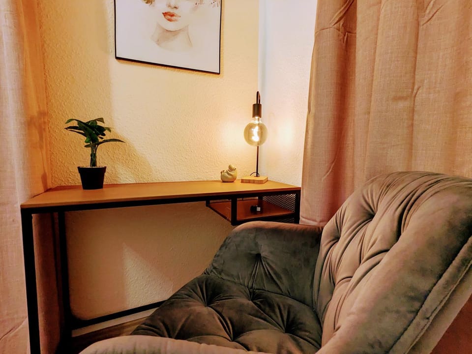 Seating area, Bedroom