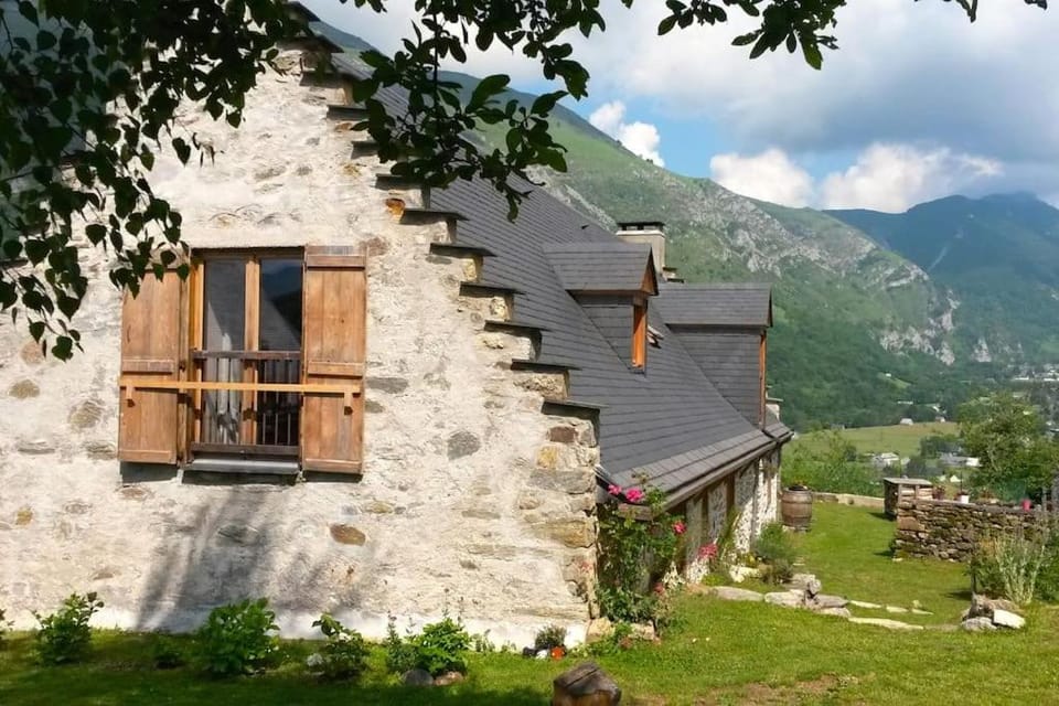 Property building, Spring, Day