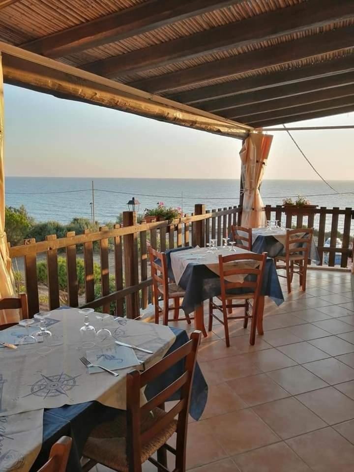 Restaurant/places to eat, Balcony/Terrace