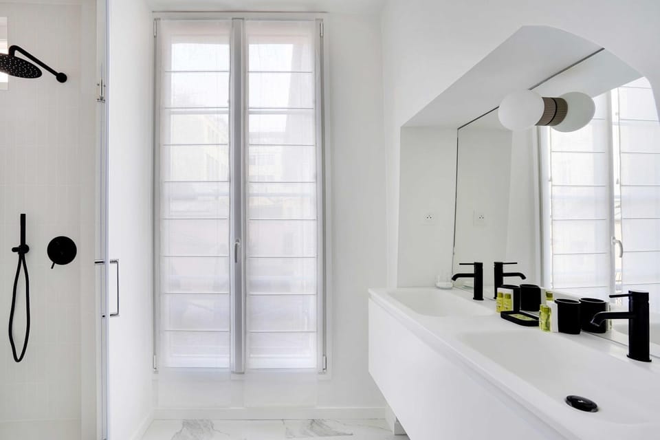 Appartement Moderne Champs-Elysées - Saint Honoré Apartment in Paris