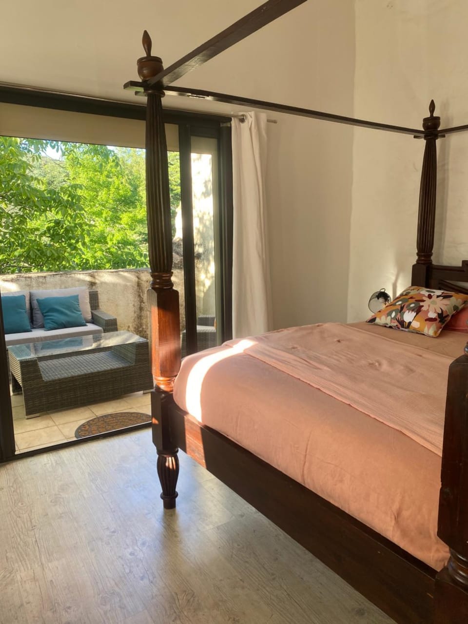 Bed, View (from property/room), Balcony/Terrace, Photo of the whole room, Bedroom, Garden view, Mountain view, River view